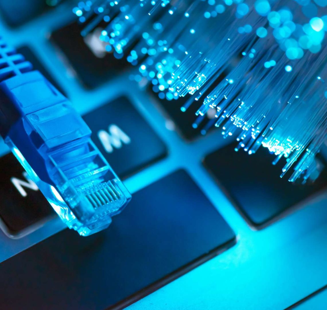 670875a00d_50183450_reseau-informatique-connexion
