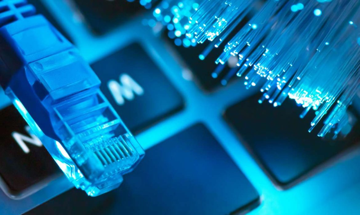 670875a00d_50183450_reseau-informatique-connexion