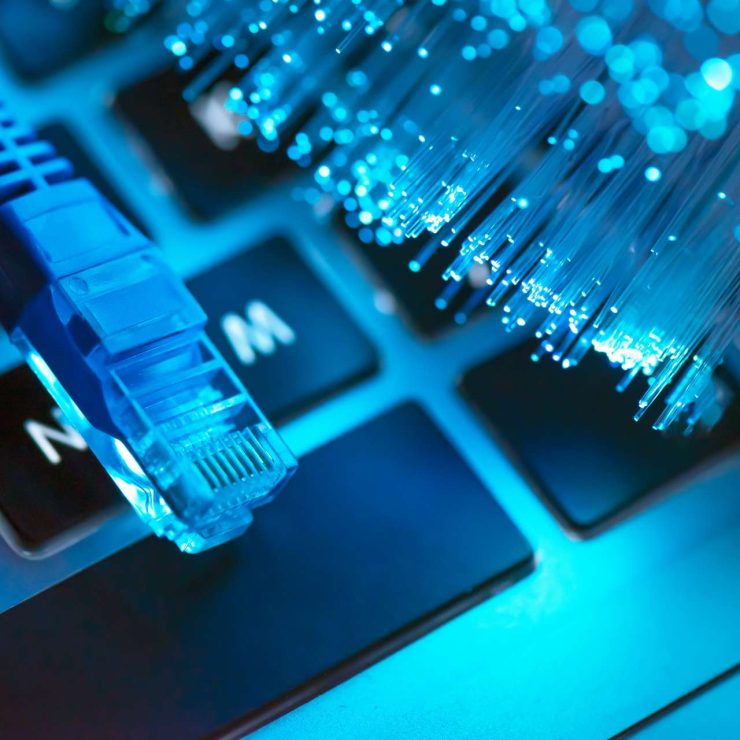 670875a00d_50183450_reseau-informatique-connexion